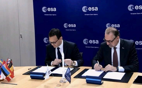 Giulio Ranzo and ESA representative 