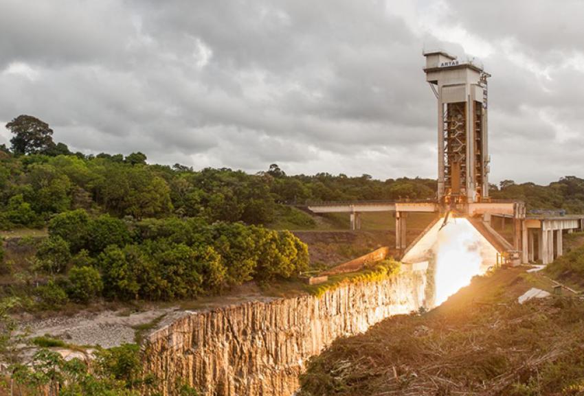 09 SEP 2016 AVIO ONCE AGAIN CONFIRMS RELIABILITY Firing test of the Solid Rocket Motor (MPS) of the Ariane 5 booster in Kourou,
