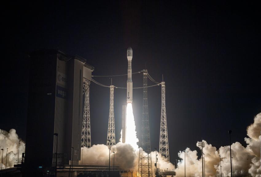 VV27 - LIFTOFF